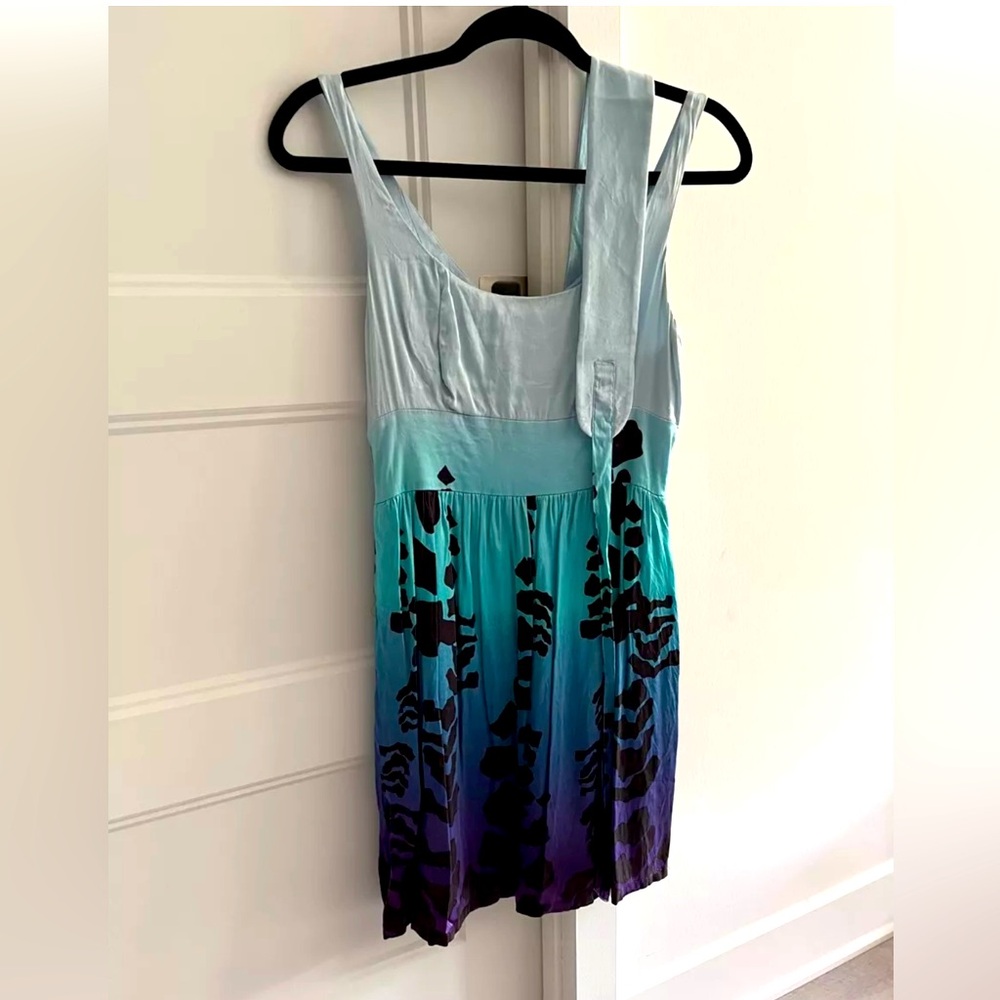MARCIANO
PRE-OWNED | Formal Summer Dress 2009 | S
Gradient light blue to purple